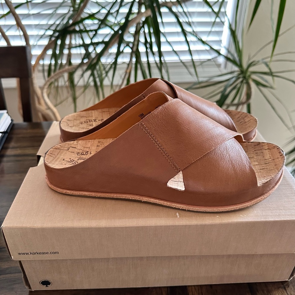Like New Kork-Ease Tutsi Cross-Band Leather Sandals Size 10